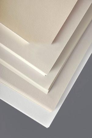 Papier dessin blanc à grain – 250 feuilles 24 x 32- 160 g
